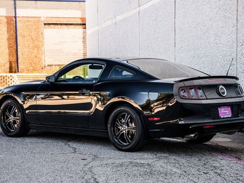 Used 2013 Ford Mustang GT Premium image 36