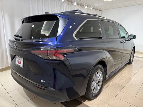 Certified 2025 Toyota Sienna XLE w/ XLE Plus Package AWD/4WD image 5