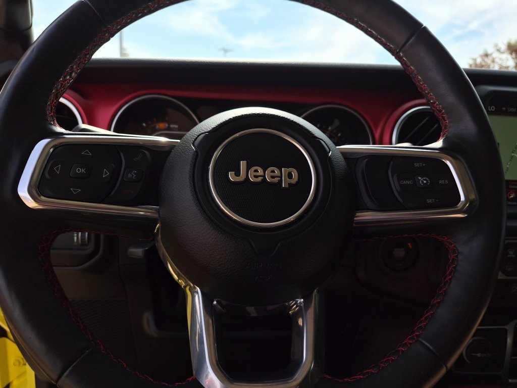 Used 2023 Jeep Wrangler Unlimited Rubicon w/ Cold Weather Group AWD/4WD image 23