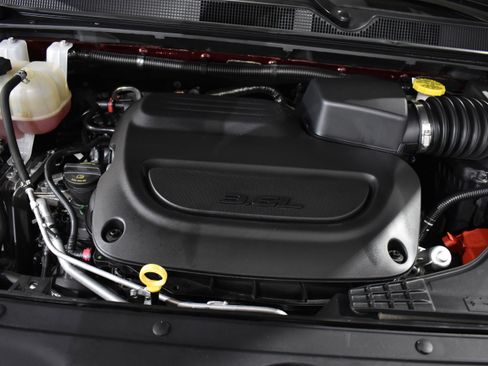 Used 2023 Chrysler Pacifica Limited w/ Trailer Tow Group image 34