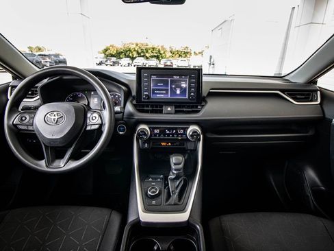 Used 2019 Toyota RAV4 XLE AWD/4WD image 28