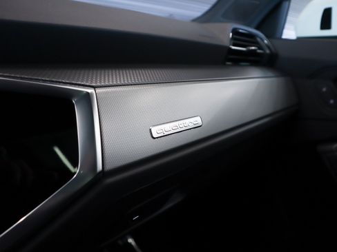 Used 2023 Audi Q3 2.0T Premium w/ Black Optic Sport Package image 23