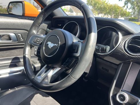 Used 2018 Ford Mustang GT Premium w/ GT Performance Package RWD image 33