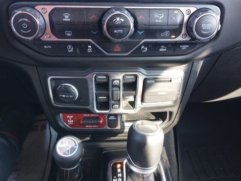 Used 2021 Jeep Gladiator Mojave w/ Safety Group image 19