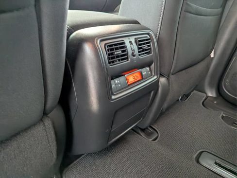 Used 2017 Nissan Pathfinder S AWD/4WD image 16