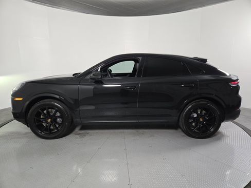 Used 2025 Porsche Cayenne Coupe image 8
