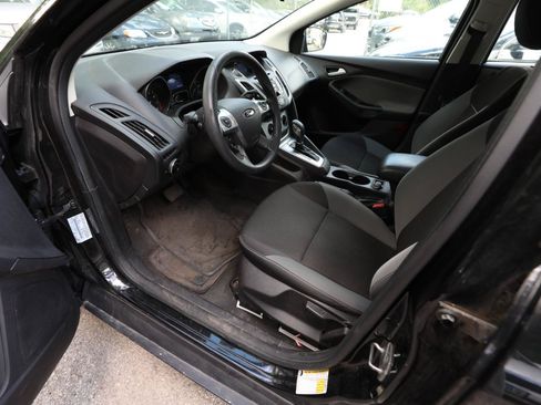 Used 2014 Ford Focus SE FWD image 15