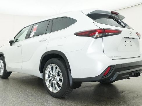 New 2026 Toyota Highlander Limited AWD/4WD image 21