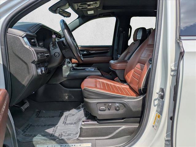 Used 2023 GMC Yukon XL Denali Ultimate AWD/4WD image 9
