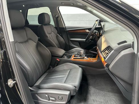 Used 2023 Audi Q5 45 TFSI Premium Plus Sport Uti w/ Premium Plus Package AWD/4WD image 9