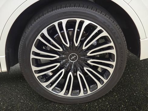 Used 2023 Lincoln Aviator Black Label image 32