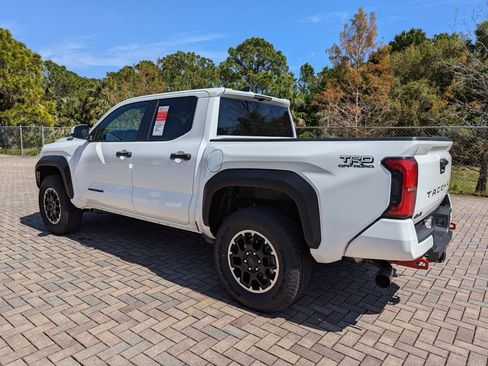 New 2025 Toyota Tacoma TRD Off-Road AWD/4WD image 9