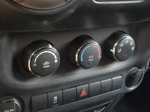 Used 2017 Jeep Wrangler Unlimited Sport w/ Connectivity Group image 30