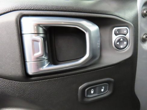 Used 2021 Jeep Gladiator Sport image 57