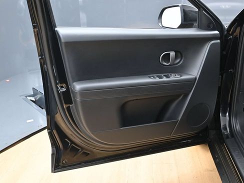 Used 2025 Hyundai Ioniq 5 SE RWD image 36