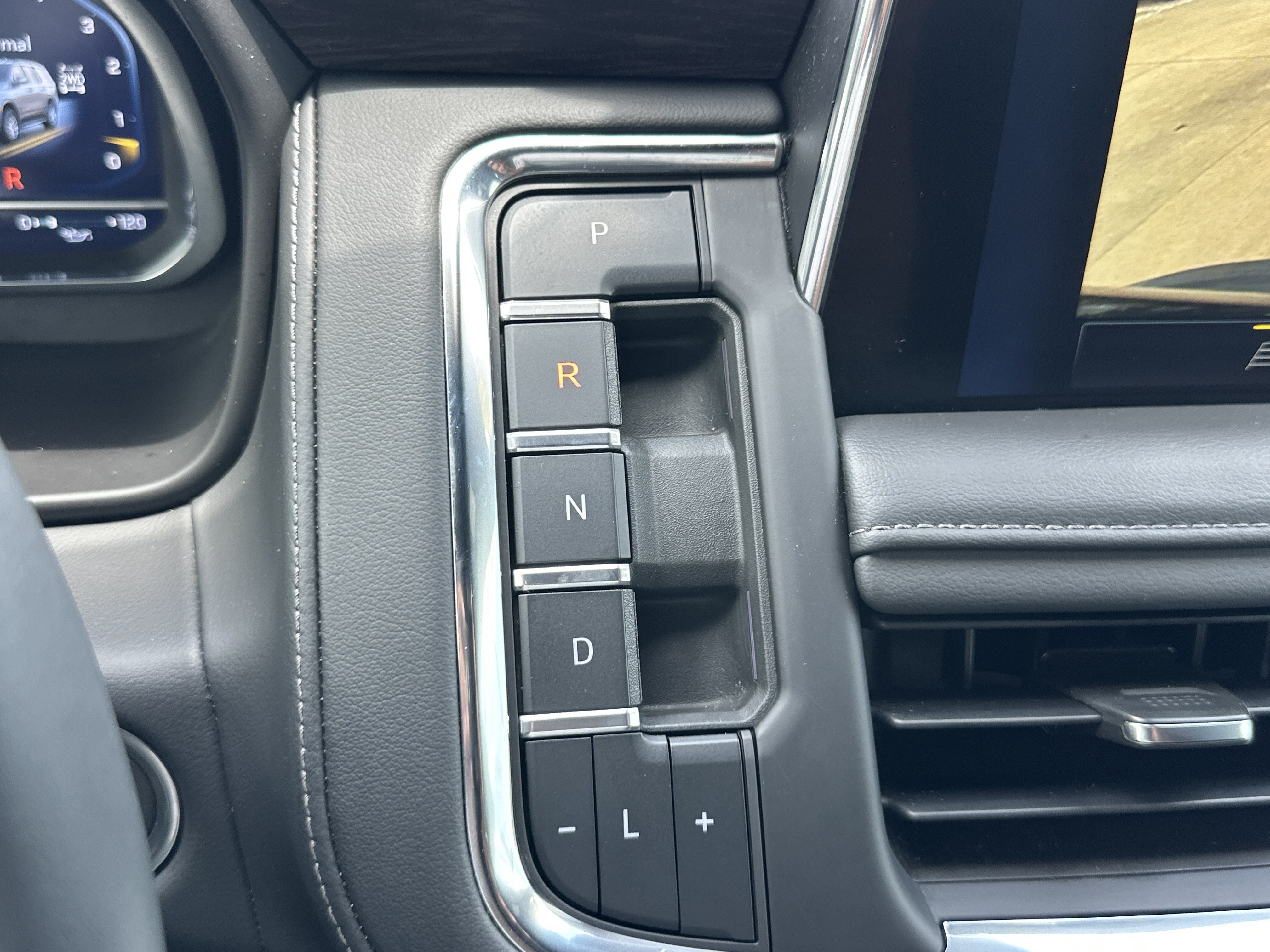 Certified 2023 Chevrolet Tahoe Z71 AWD/4WD image 33