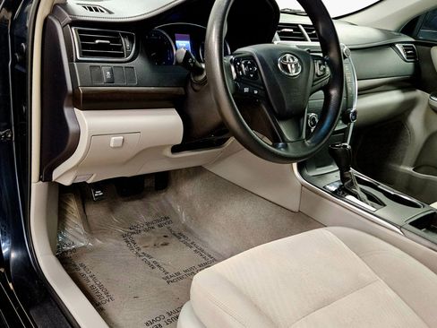 Used 2017 Toyota Camry LE image 9