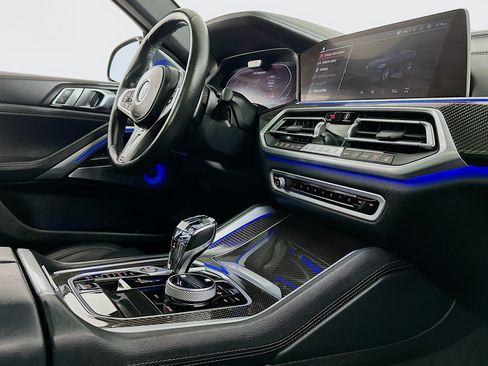 Used 2022 BMW X6 M50i AWD/4WD image 29