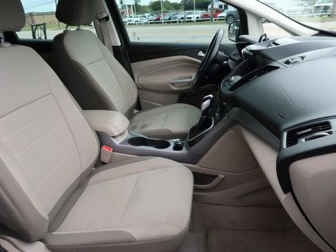 Used 2015 Ford C-MAX SE w/ Equipment Group 203A FWD image 9