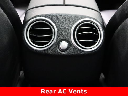 Used 2020 Mercedes-Benz GLC 300 4MATIC image 31