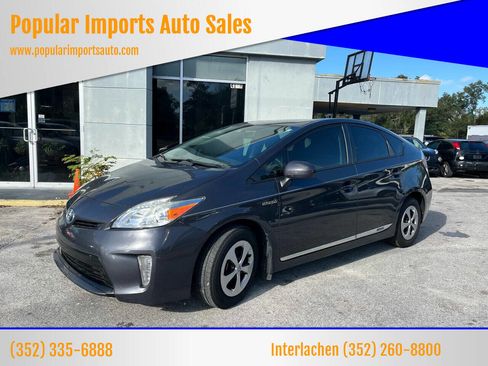 Used 2014 Toyota Prius Five image 1