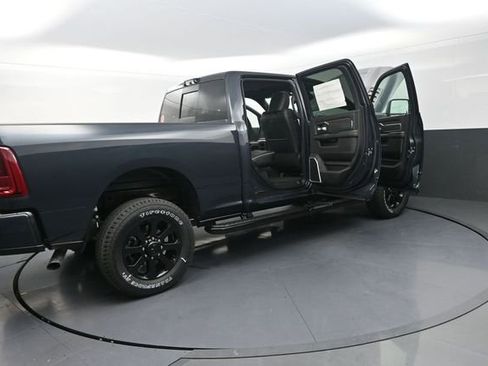 New 2026 RAM 2500 Laramie AWD/4WD image 38