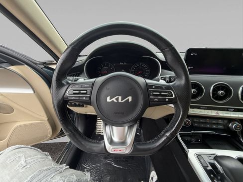 Used 2022 Kia Stinger GT2 AWD/4WD image 13