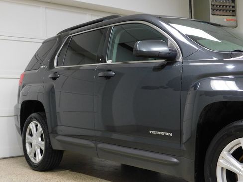 Used 2017 GMC Terrain SLE w/ Convenience Package AWD/4WD image 10