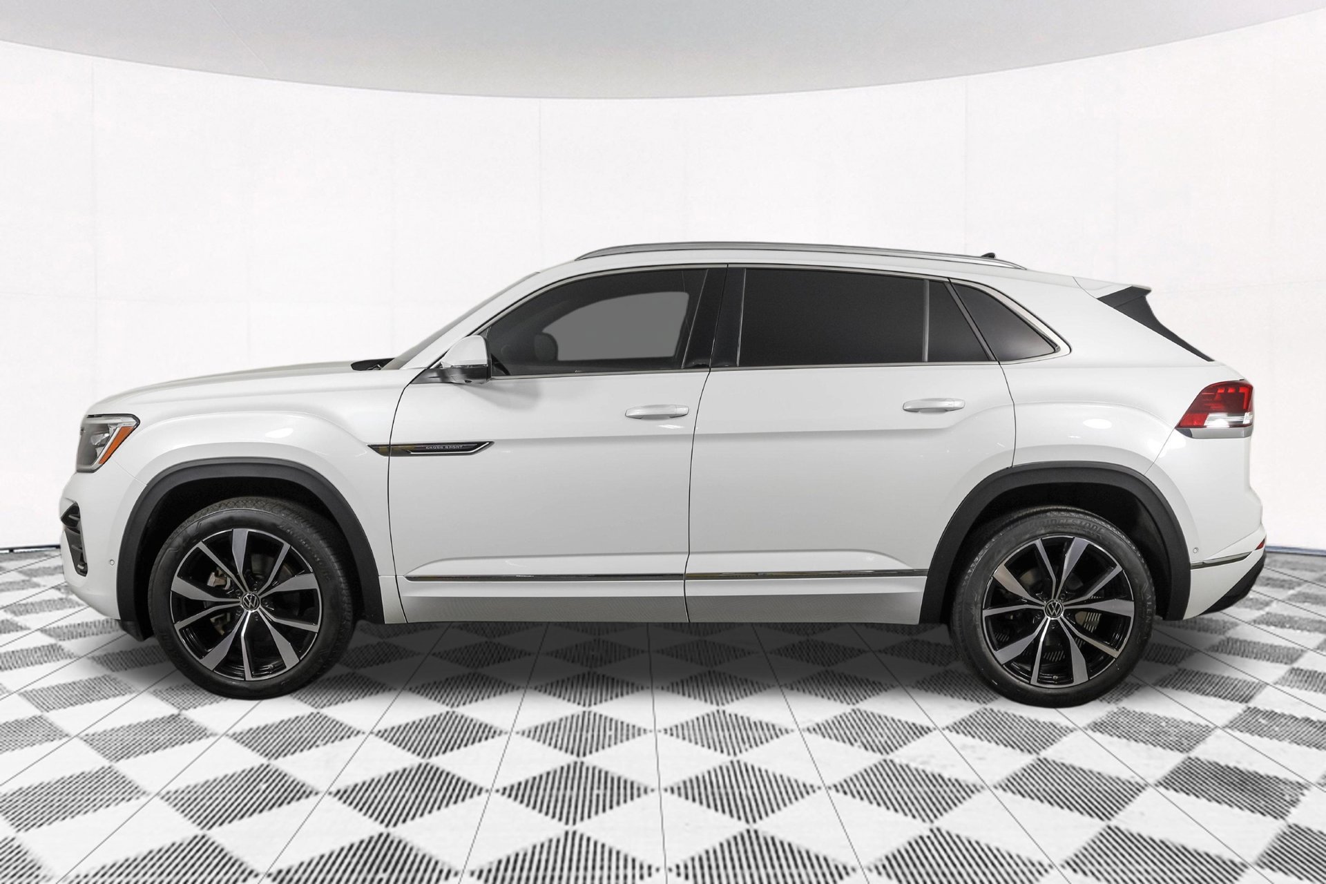 Used 2024 Volkswagen Atlas Cross Sport SEL Premium R-Line AWD/4WD image 22