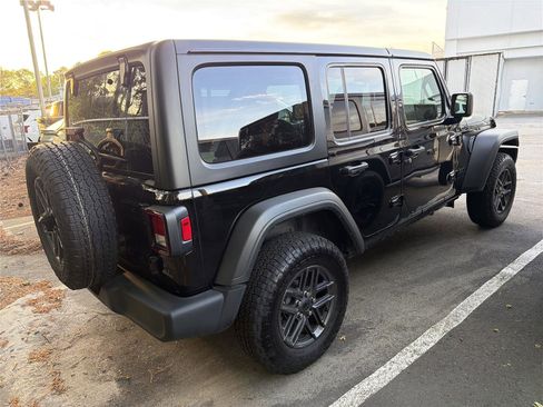 Used 2025 Jeep Wrangler Sport S image 4