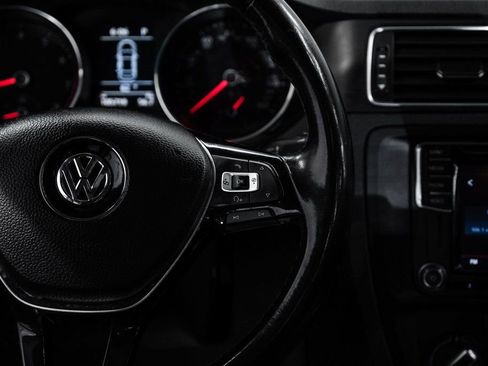Used 2017 Volkswagen Jetta SE image 23