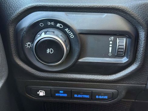 Used 2024 Jeep Wrangler Unlimited AWD/4WD image 27