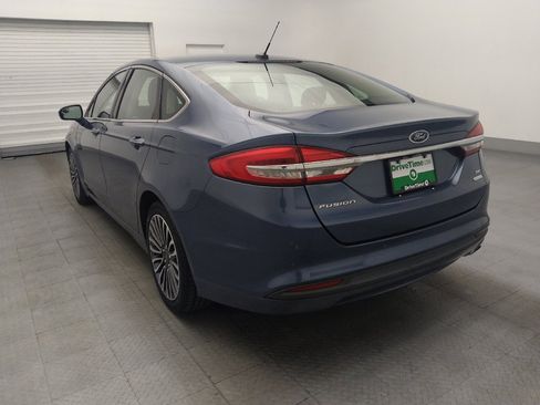 Used 2018 Ford Fusion SE w/ Fusion SE Technology Package FWD image 5