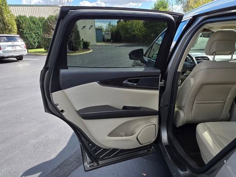 Used 2016 Lincoln MKX Reserve w/ Climate Package image 31