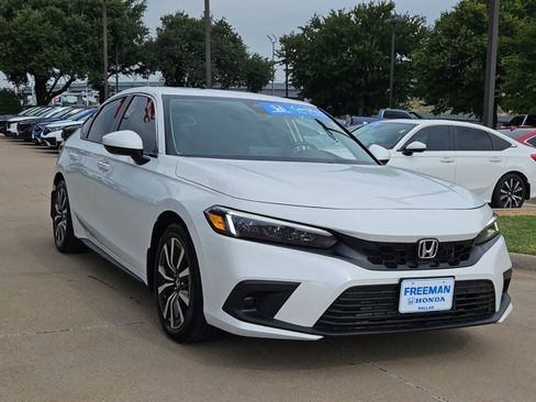 Certified 2024 Honda Civic EX-L image 3