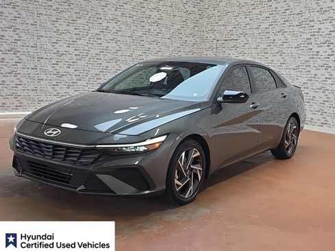 Certified 2025 Hyundai Elantra Sport FWD image 3