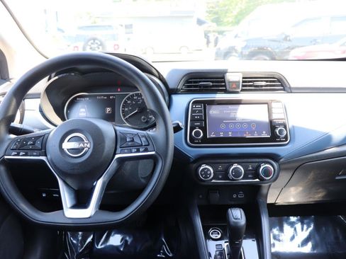 Used 2024 Nissan Versa SV FWD image 17