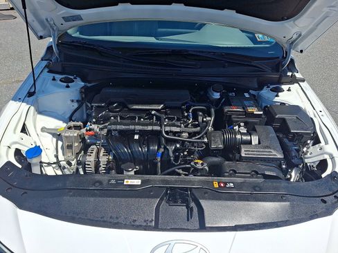 Certified 2024 Hyundai Elantra SEL FWD image 28
