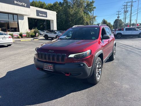 Used 2019 Jeep Cherokee Trailhawk w/ Cold Weather Group image 27