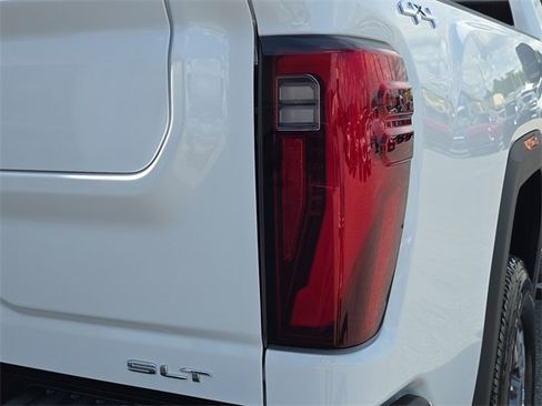 New 2025 GMC Sierra 2500 SLT w/ SLT Premium Package image 10