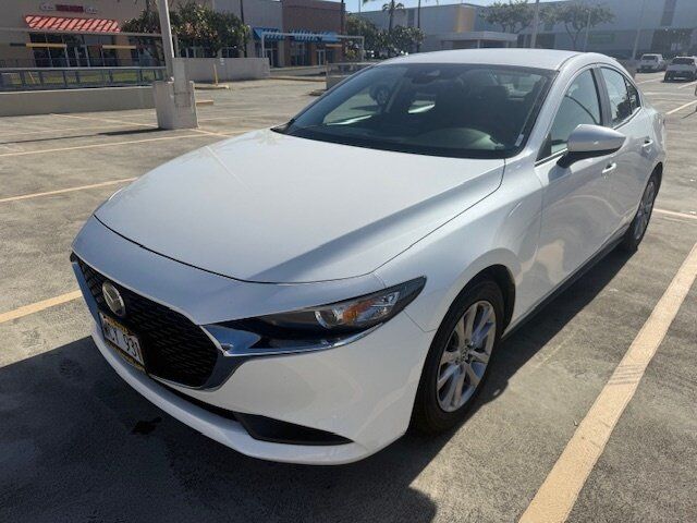 Used 2021 MAZDA MAZDA3 s FWD image 1
