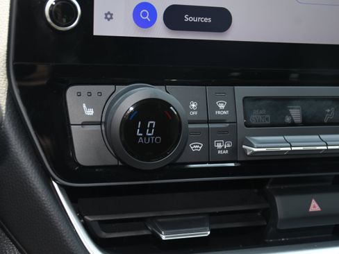 Certified 2025 Toyota Grand Highlander FWD image 14