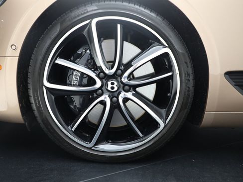 Certified 2022 Bentley Continental GT image 15