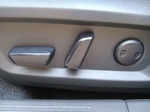 Used 2024 Nissan Rogue SV FWD image 16