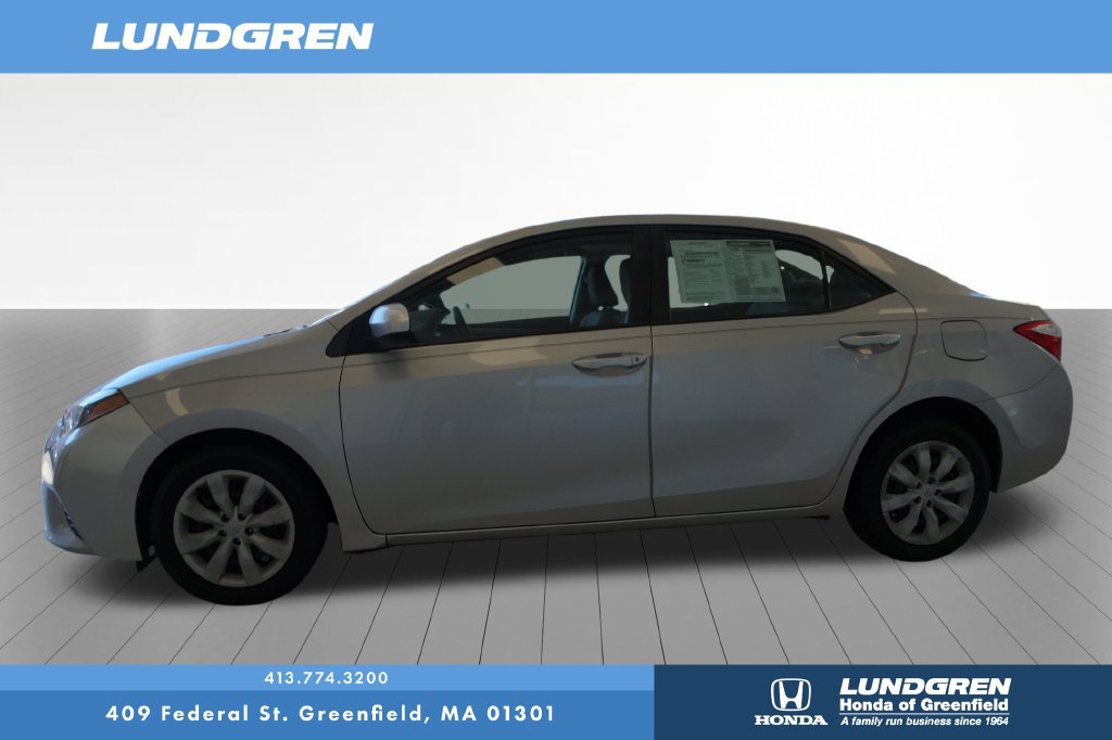 Used 2015 Toyota Corolla LE FWD image 4
