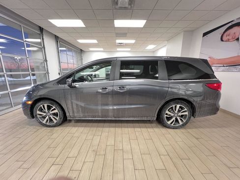 Used 2023 Honda Odyssey Touring image 4