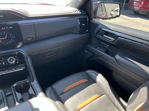 Used 2024 GMC Sierra 1500 AT4 w/ AT4 Preferred Package AWD/4WD image 18