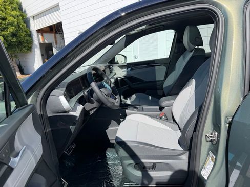 New 2026 Volkswagen Tiguan SE R-Line AWD/4WD image 18