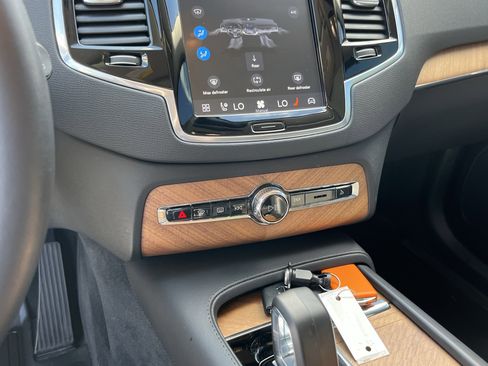 Used 2023 Volvo XC90 B6 Plus w/ Protection Package Premier AWD/4WD image 25