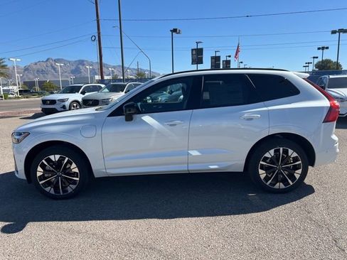 New 2026 Volvo XC60 T8 Plus w/ Climate Package PRO AWD/4WD image 7